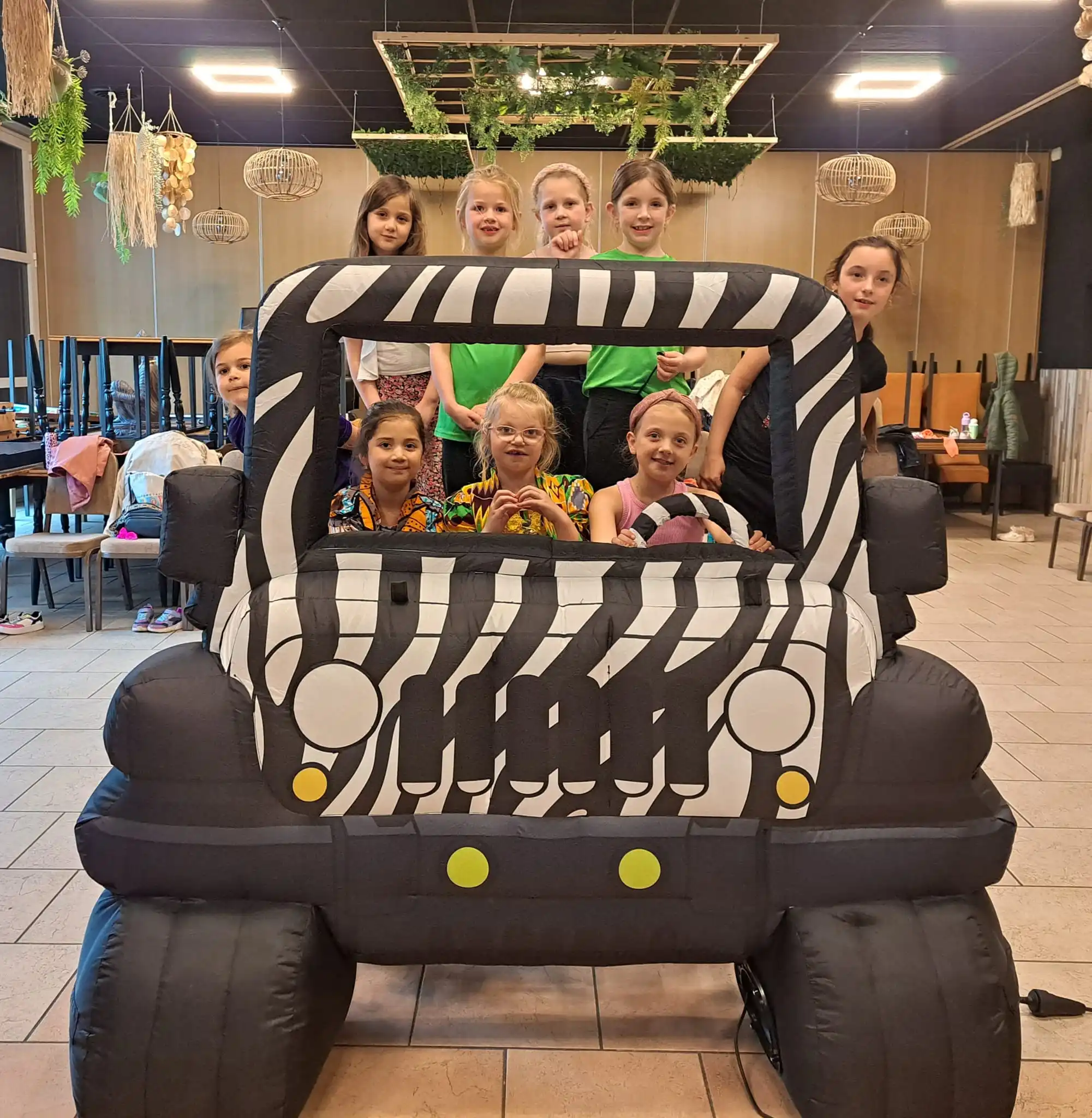 Inflatable Jeep Car Backdrop Photo Booth For Kids Party