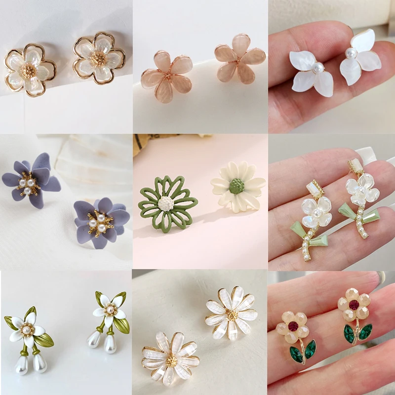 Korean Style Small Daisy Flower Ear Clip Earrings Spring Simple White Purple Petal Flower No Piercing Clip Earrings for Women