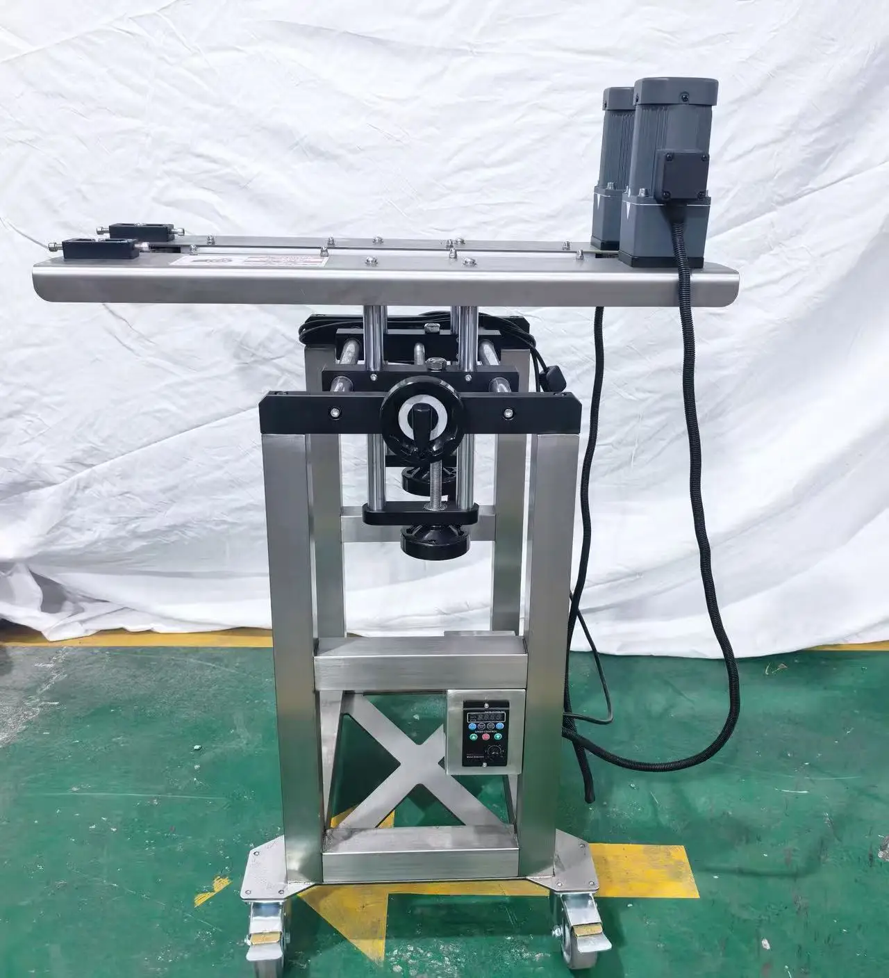 Clamping Bottle Bottomless Side Transfer Belt Clip Conveyor Machine Working Coding Machine Yeto 220V/110V