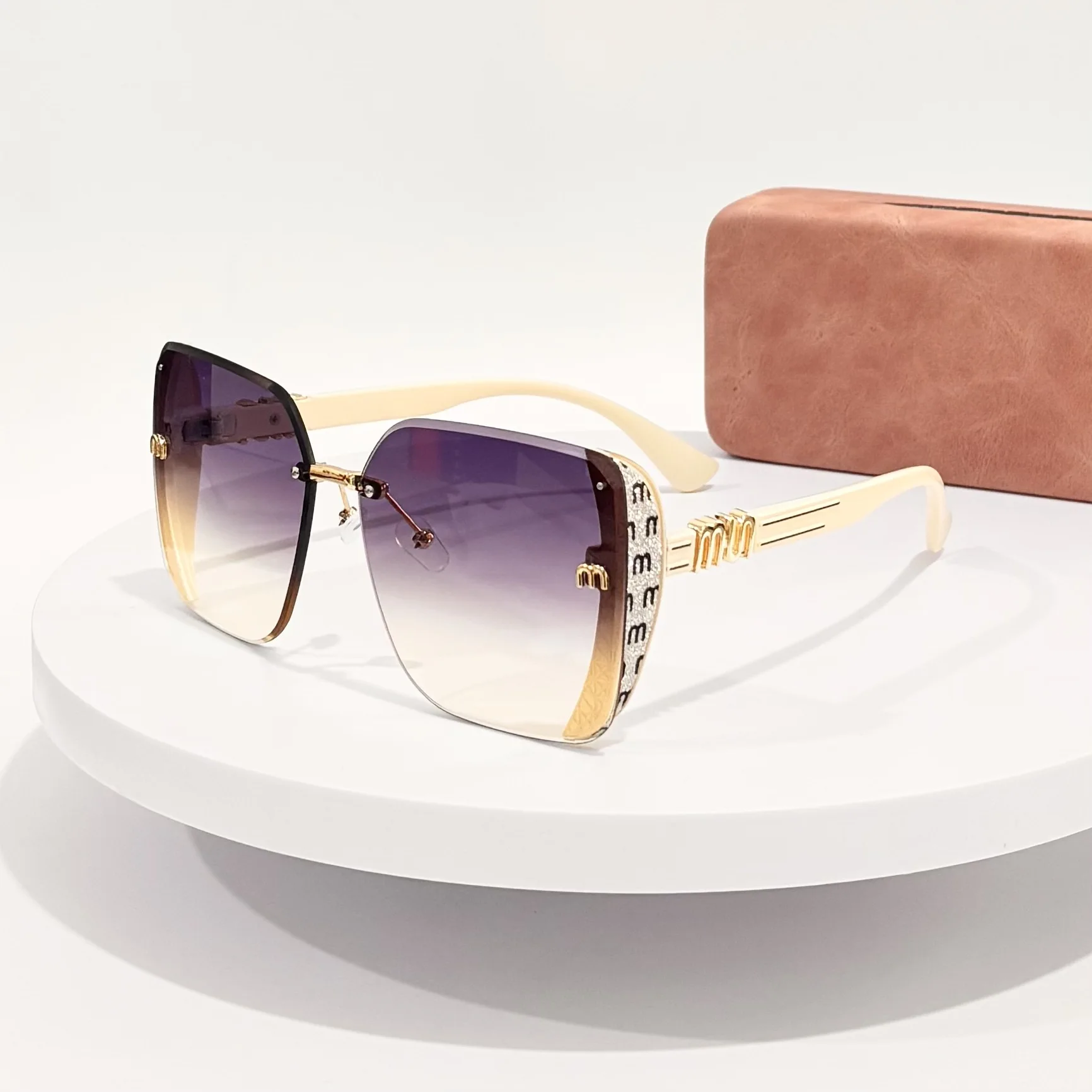 Neue Modische Übergroße M-Buchstaben-Sonnenbrille für Damen, Luxuriöse Quadratische Outdoor-Reise-Sonnenbrille für Herren, Coole Streetwear-Brille für Partys