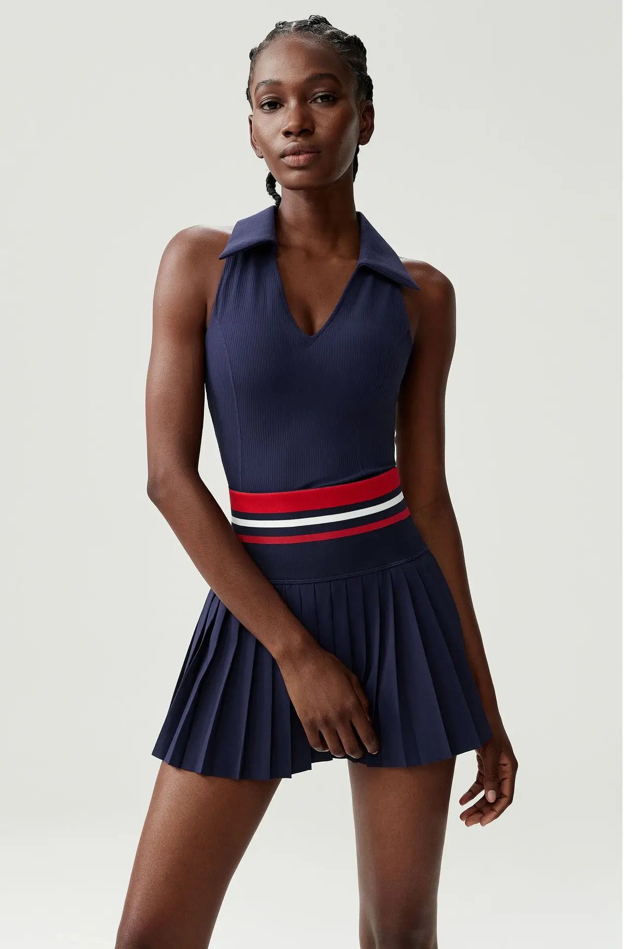 

Tennis Wear Women Summer 2 Pieces Set High Waist Mini Skirts Sexy V-Neck Sports Bra Suspender Top Golf Wear Skorts With Pocket