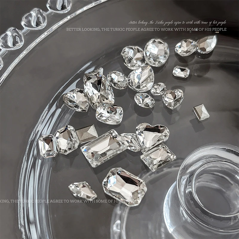 5 Stück klare, weiße, scharfe Diamant-Nagelsteine, glänzende Juwelen-Nagelanhänger für Nagelkunst-Dekoration und Ornamente