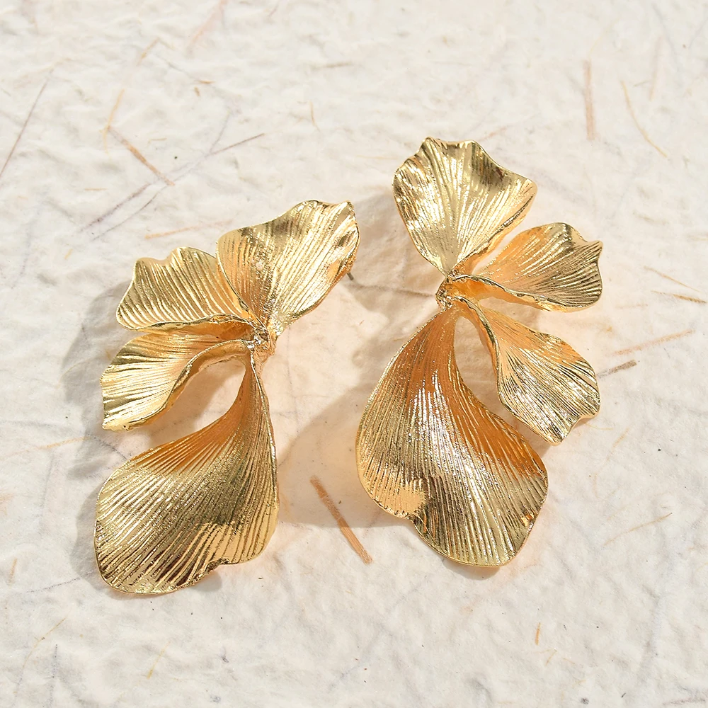 Vintage Big Gold Color Leaves Shaped Earring  Jewelry For Women Girls Pendant Earrings Accessories