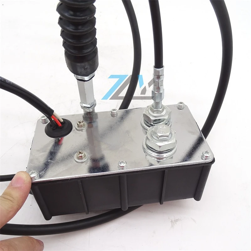 21EN-32260 Throttle Motor 12V suitable for R110-7 R140LC-7 R150LC-7 R210-7 R210LC-7 R215-7 excavators 21EN-32300 21EN-32380