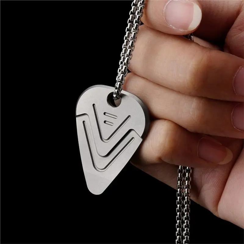 A74K-Portable Titanium Pry Tool Guitar Pick Necklace Anti-Slip Metal Plectrum Musical Accessory Pocket Carry Gift