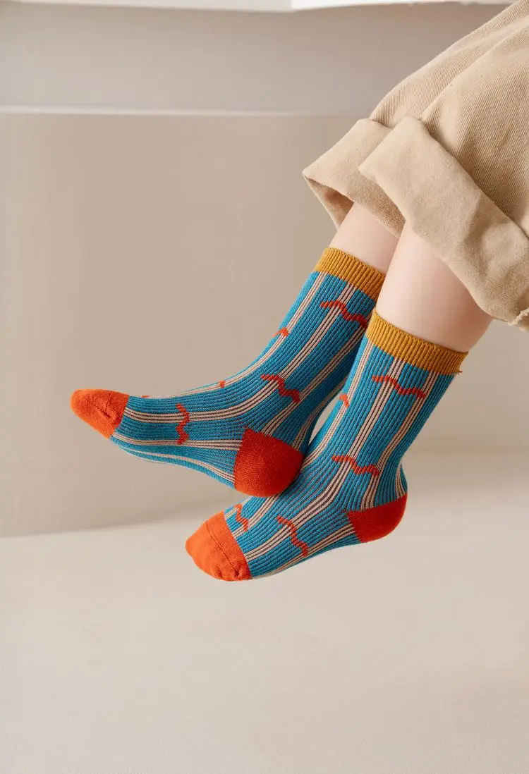 Vintage karierte gestreifte Kinder-Crew-Socken, weiche, atmungsaktive Baumwolle, Retro-geometrische Socken für Jungen und Mädchen, Alltagssocken für die Schule und Freizeit – Detail 10