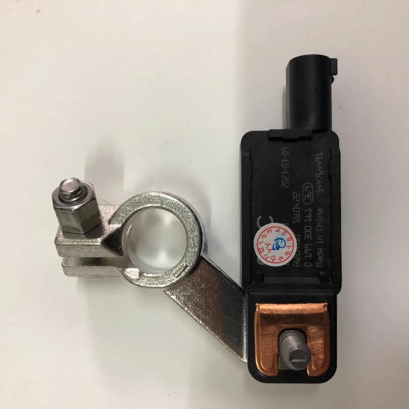 Adequado para jeep jeep liberty/freedom sensor de bateria sensor de corrente negativa cabeça de pilha
