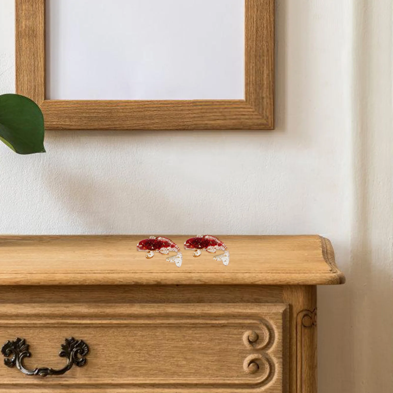 

2Pcs Crystal Fish Decorations Miniature Koi Sculptures Paperweights for Home Office Tabletop Positive Luck Ornaments