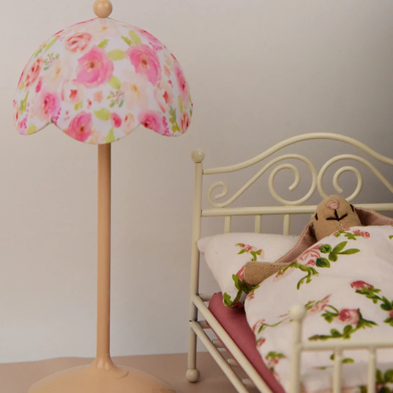 

Props Dollhouse LED Lamp Miniature Pink Floor Lamp Model Doll 1/6 Home Furniture Decor Lamp Toy Micro Scene Construction