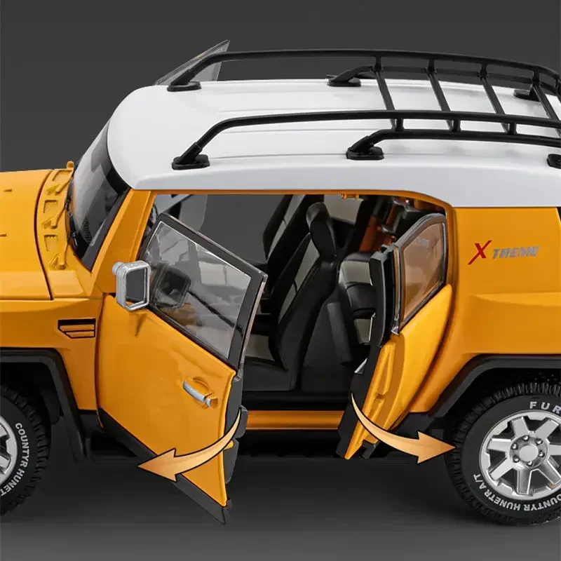 1:24 TOYOTA FJ Cruiser Legering automodel Gegoten en speelgoed Metalen terreinwagens Automodel Geluid en licht Simulatie Kindercadeau