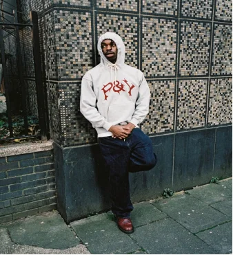 سويت شيرت بقلنسوة مطبوع عليه حروف متباينة مرسومة يدويًا من American Y2K بتصميم اتجاه الشارع مع قلنسوة فضفاضة غير رسمية للزوجين #3