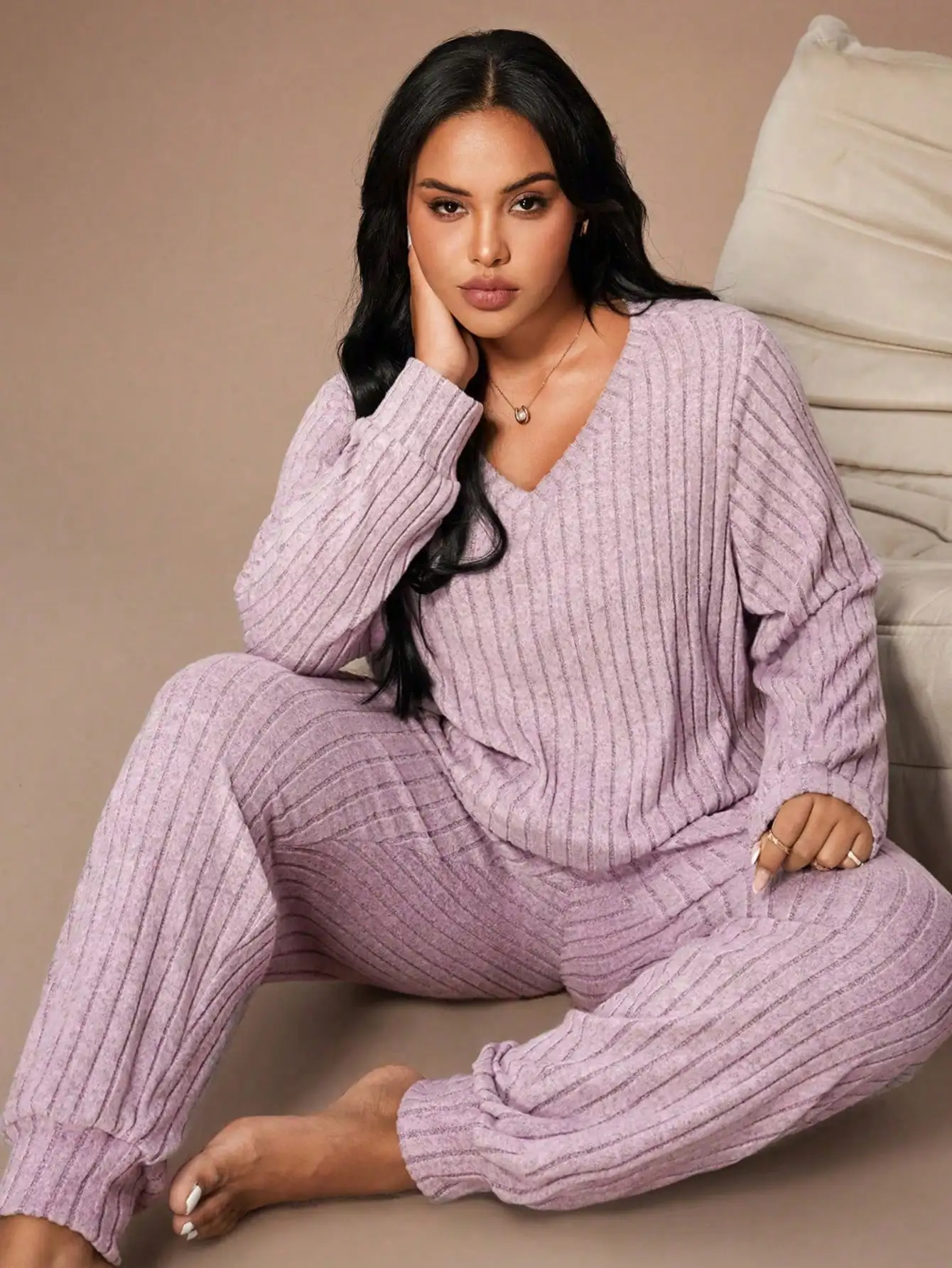 

Plus Size Ribbed Knit V-Neck Long Sleeve Pajama Set for Women, Cozy Winter Lounge Wear