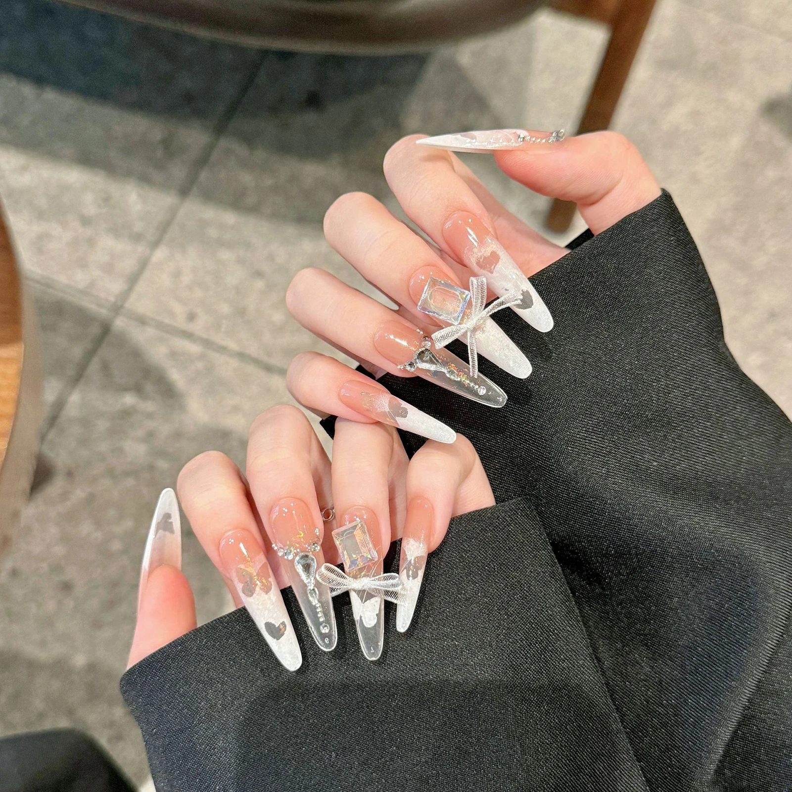 10 Stück Stiletto-Kunstnägel, lange künstliche Nägel mit Strasssteinen, französischer Stil, handgefertigte künstliche Nägel zum Aufdrücken für passende Mädchenkleider