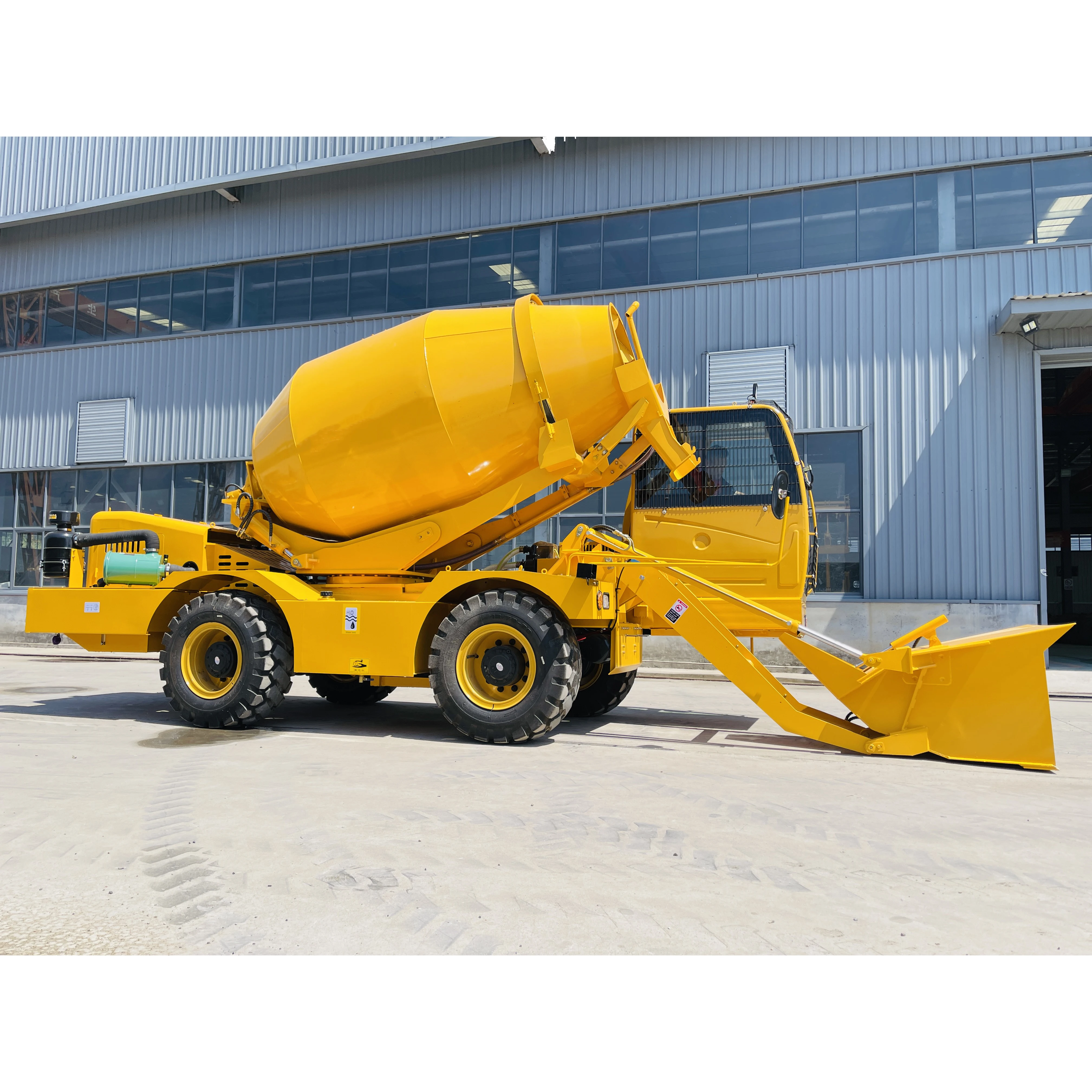 1.8m³ Self Loading Concrete Mixer Truck with Weighing System for Rural Road Building