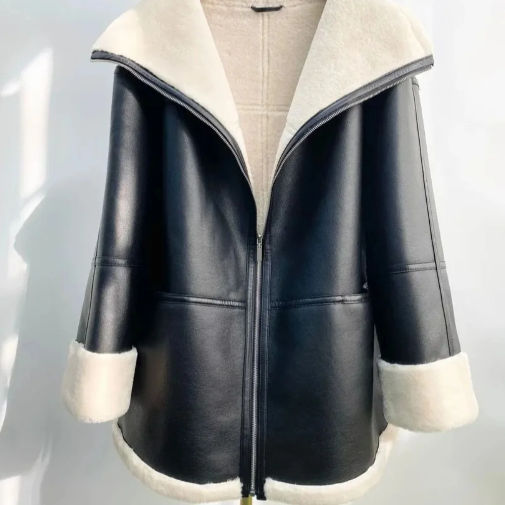 سترة شتوية عصرية فاخرة من الصوف بالكامل وطية صدر كبيرة من صوف الضأن الصناعي معطف دافئ سميك