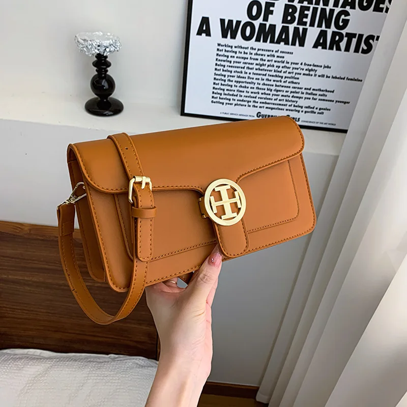 

Trendy 2025 Retro Bag - Mini Crossbody Purse, Small Shoulder Bag with Elegant Charm, Versatile for Daily Wear & Parties