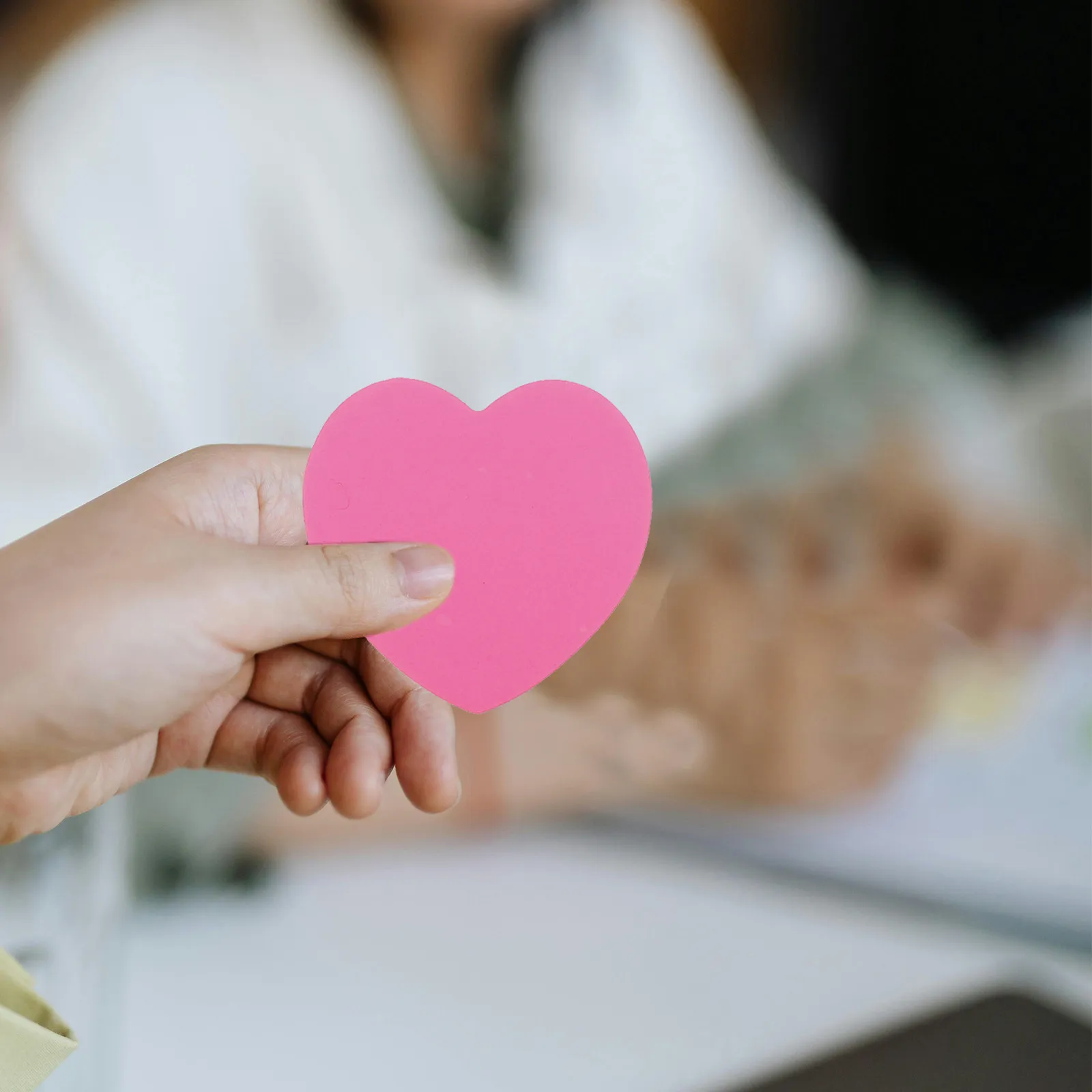 Self Adhesive Heart Shaped Memo Stickers Reusable Smooth Writing No Smudge Clean Removal Compact Size Thick Material for School
