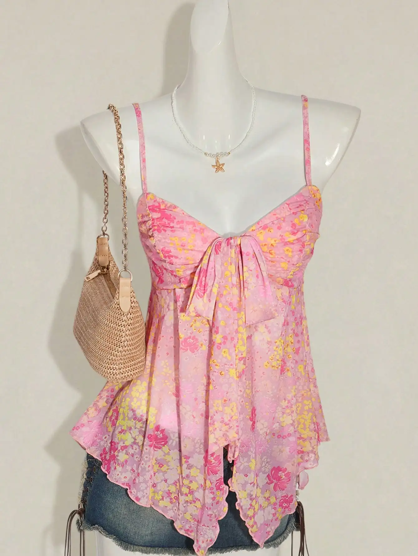 

Pink Floral Print Camisole Top with Front Bow, Asymmetrical Hem, for Summer Vacation