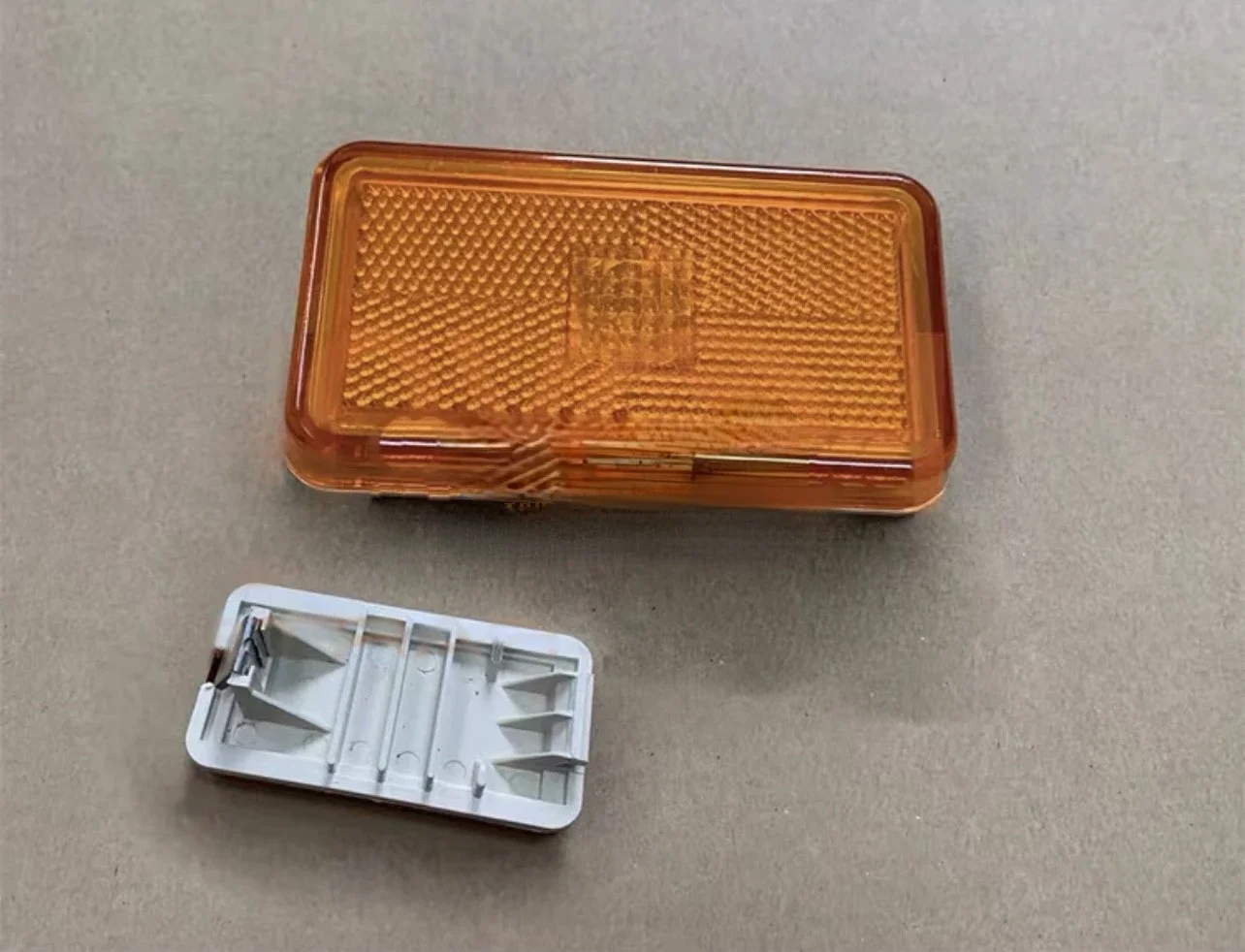 

Suitable for SCANIA Scania Truck Logistics Vehicle G450P420 Side Light Side Width Indicator Signal Light Accessories