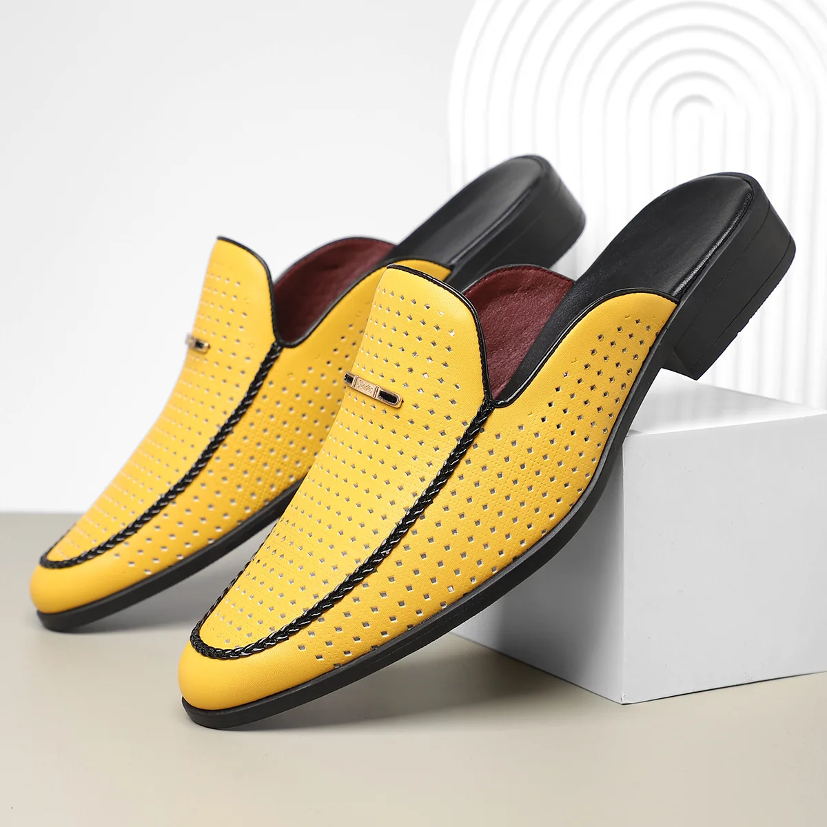 Fashion Men's Black White Yellow Half Slippers Leather Shoes Male Casual Mules Moccasins Breathable Loafers Zapatos Hombre