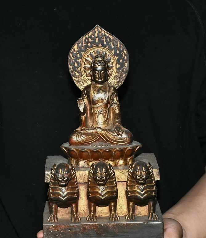 Old Tibet Pure Bronze Gilt Lotus Flower Shakyamuni Sakyamuni Buddha StatueOld Tibet Pure Bronze Gilt Lotus Flower Shakyamuni Sak