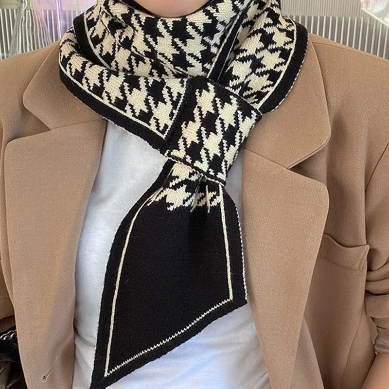 

2024 Irregular Fashion Women Checkered Scarf Autumn/Winter Short Style Trendy Versatile Solid Color Casual Warm Scarf for Women