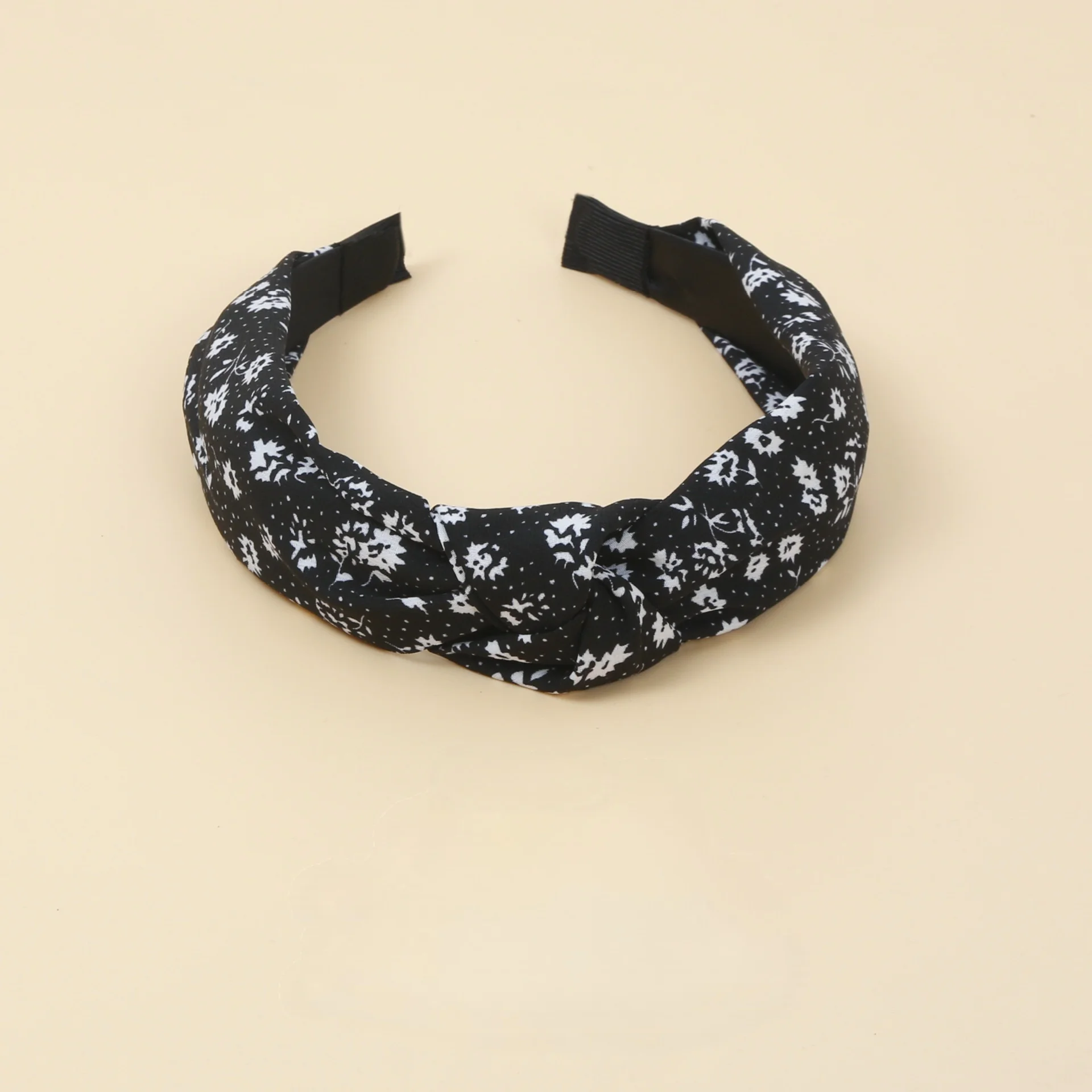 

Elegant Floral Headband Wide Non-Slip Design for Women Girls Spring Summer Daily Hair Accessories