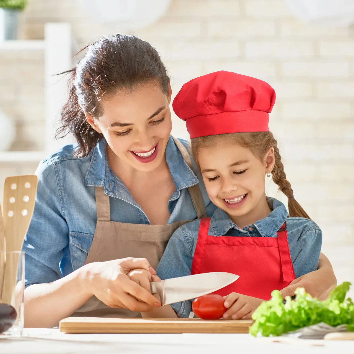 Les enfants comprend un tablier rouge, un chapeau, des manches de cuisine, un ensemble de jeu de cuisine durable pour enfants pour la cuisson, la peinture, la décoration de la fête âges de 7 à 13 ans