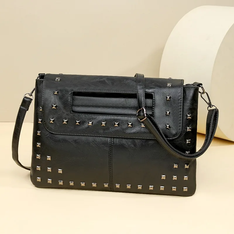 New Stylish Underarm Bag Rivet Envelope Bag Women Crossbody Shoulder Bag