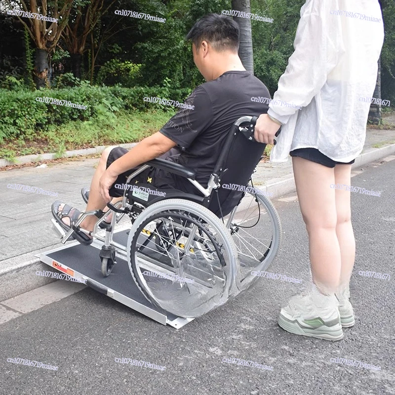 Accessible Aluminum Alloy Ramp Portable Non-slip Folding Mobile Staircase Ramp Wheelchair Ramp