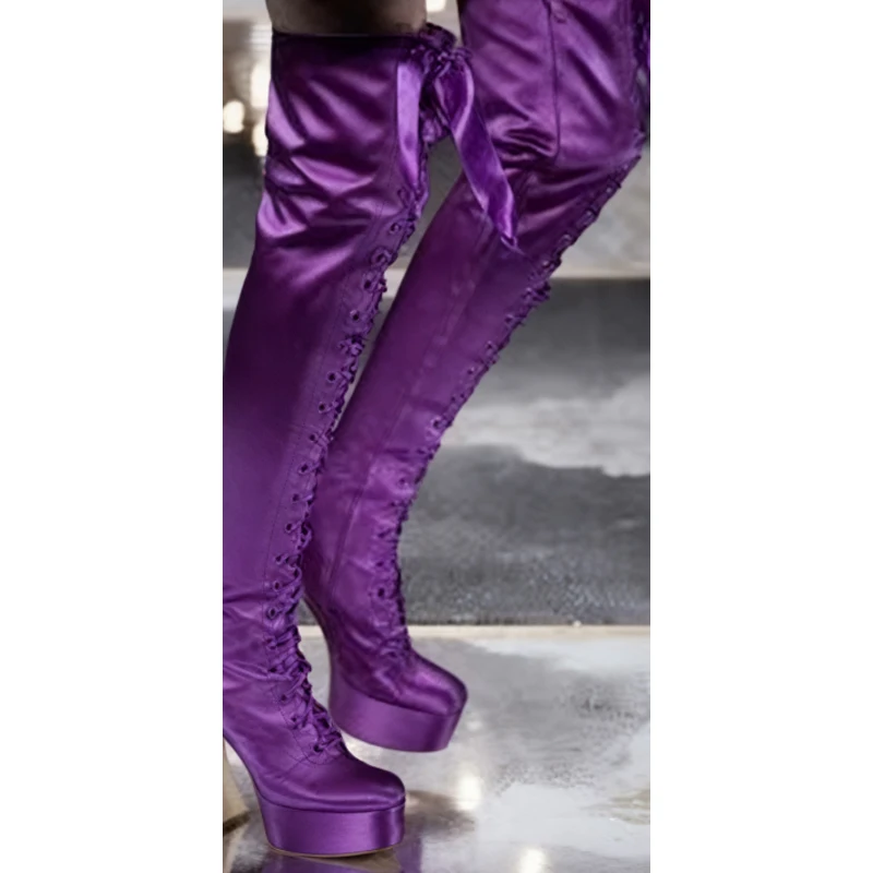 

Женские сапоги выше колена на платформе и шнуровке с фиолетовым атласным бантом, зима 2026, розовые сапоги до бедра на массивном каблуке с круглым носком