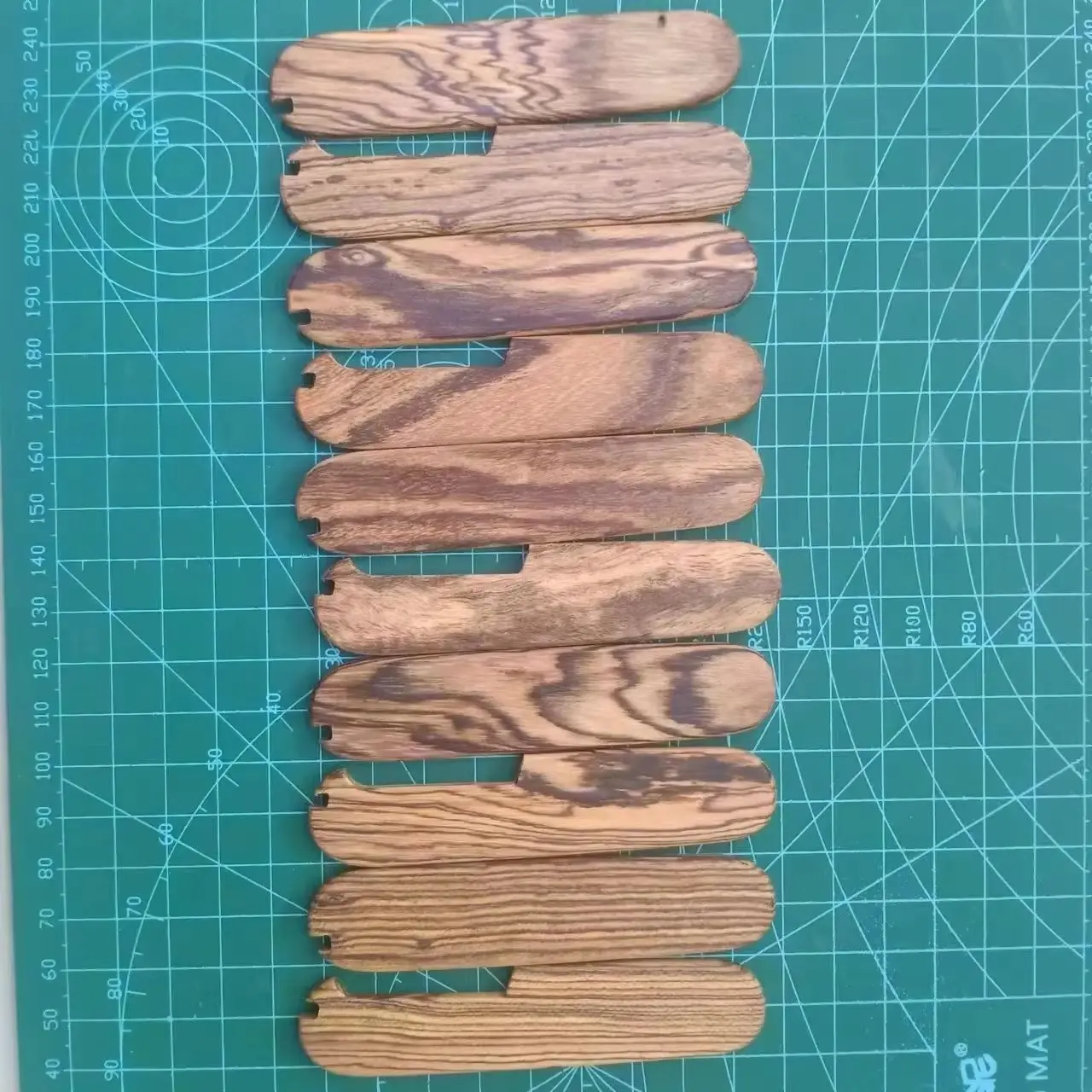 1 Pair wooden Grip Handle Scale For 91mm Victorinox Swiss Army Knives Randomly send