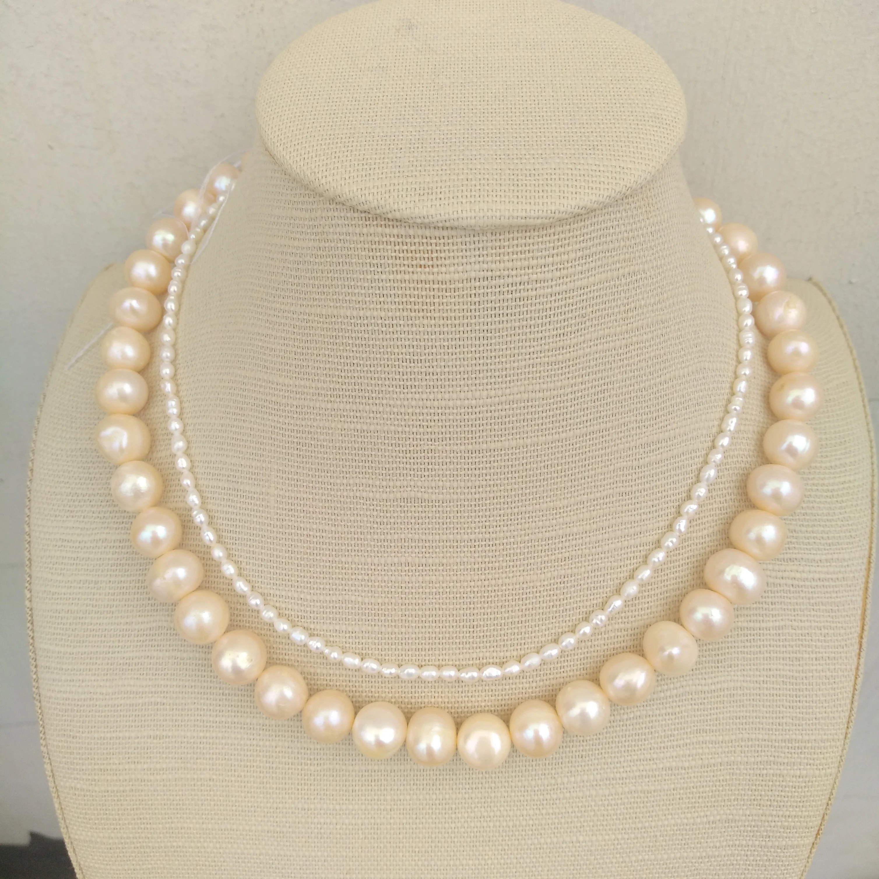 

Popular Exotic Trendy 18" Mini Genuine White &Pink 11-12mm Pearl Necklace Videos and pictures are all taken in kind.