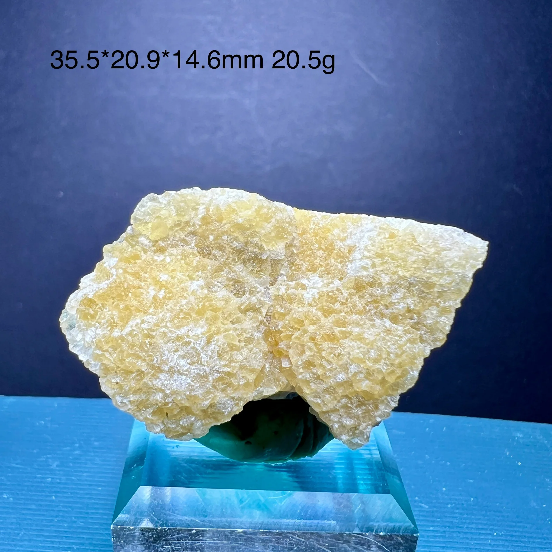 

Natural mineral fluorite crystal specimen, raw stone, collection stone, decorative stone, geological science popularization.