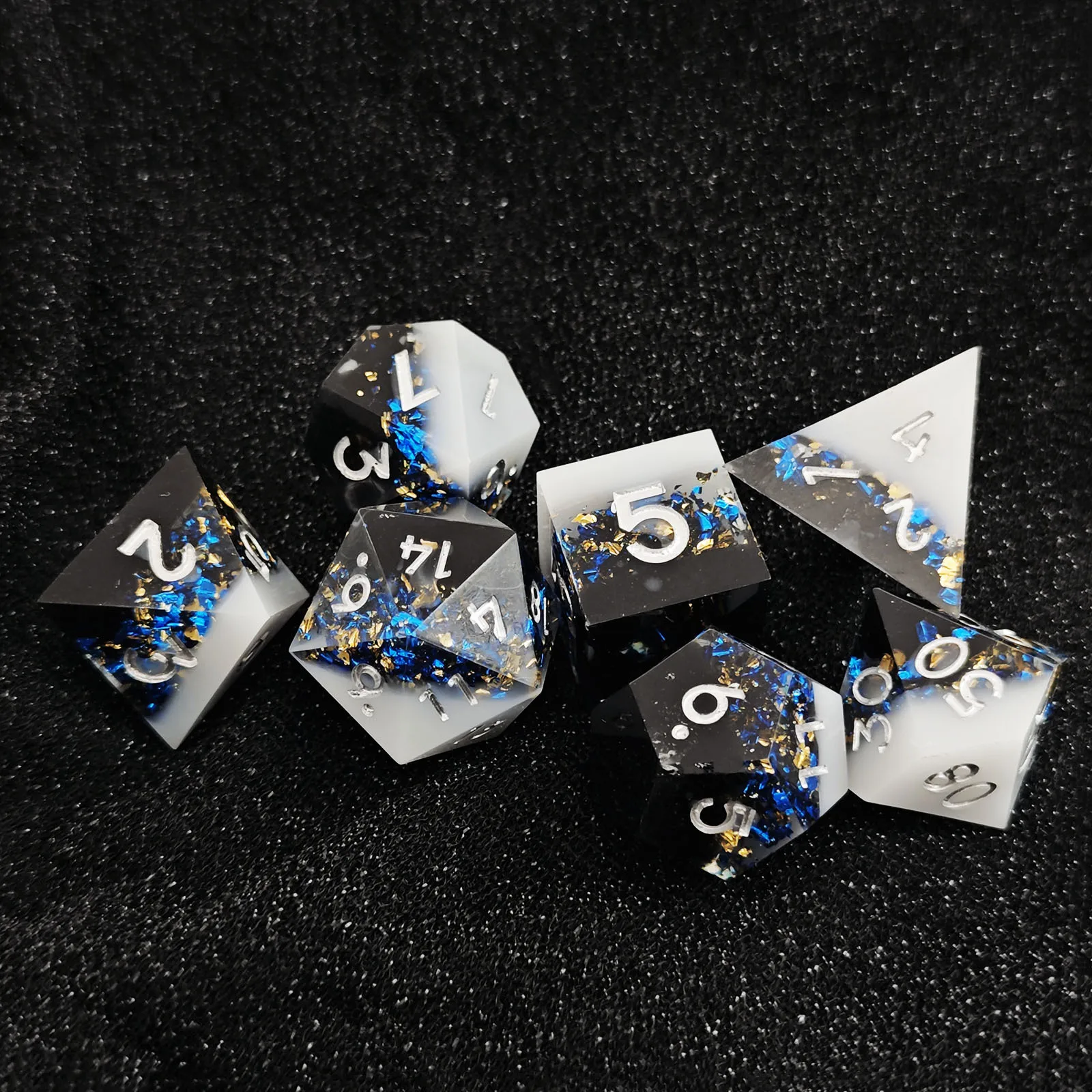 

Two color Resin Cube DND Dices set RPG Dices for Dungeons & Dragons COC Dice Set Resin Dice