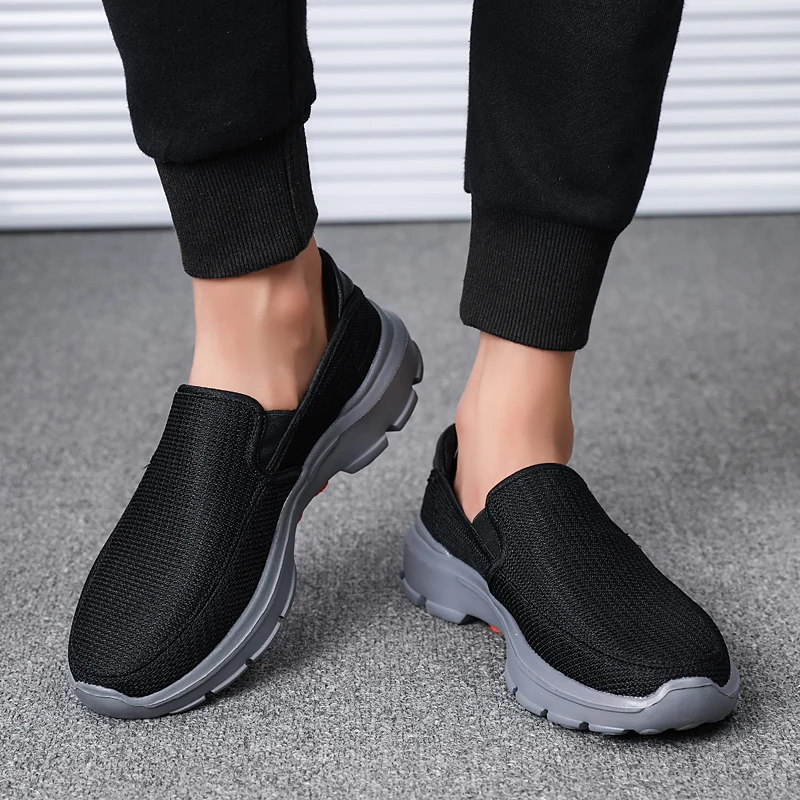 Men Walking Shoes Plush Light Sole Breathable Jogging Fashion Mesh Black Casual Walking Loafers Size 39-45 Father Flats