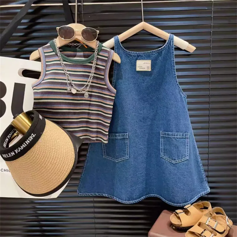 

New summer outfit for girls: stylish denim suspender skirt with sleeveless striped vest two-piece set