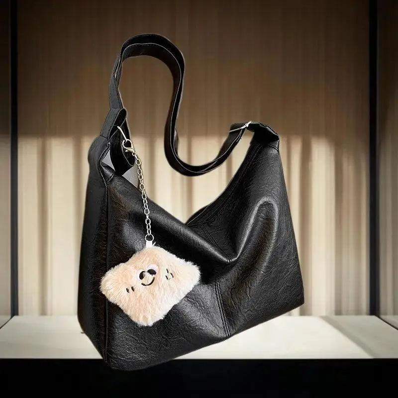 Vintage handbag, leather shoulder bag, women's large capacity armpit bag, fashionable multifunctional commuting bag
