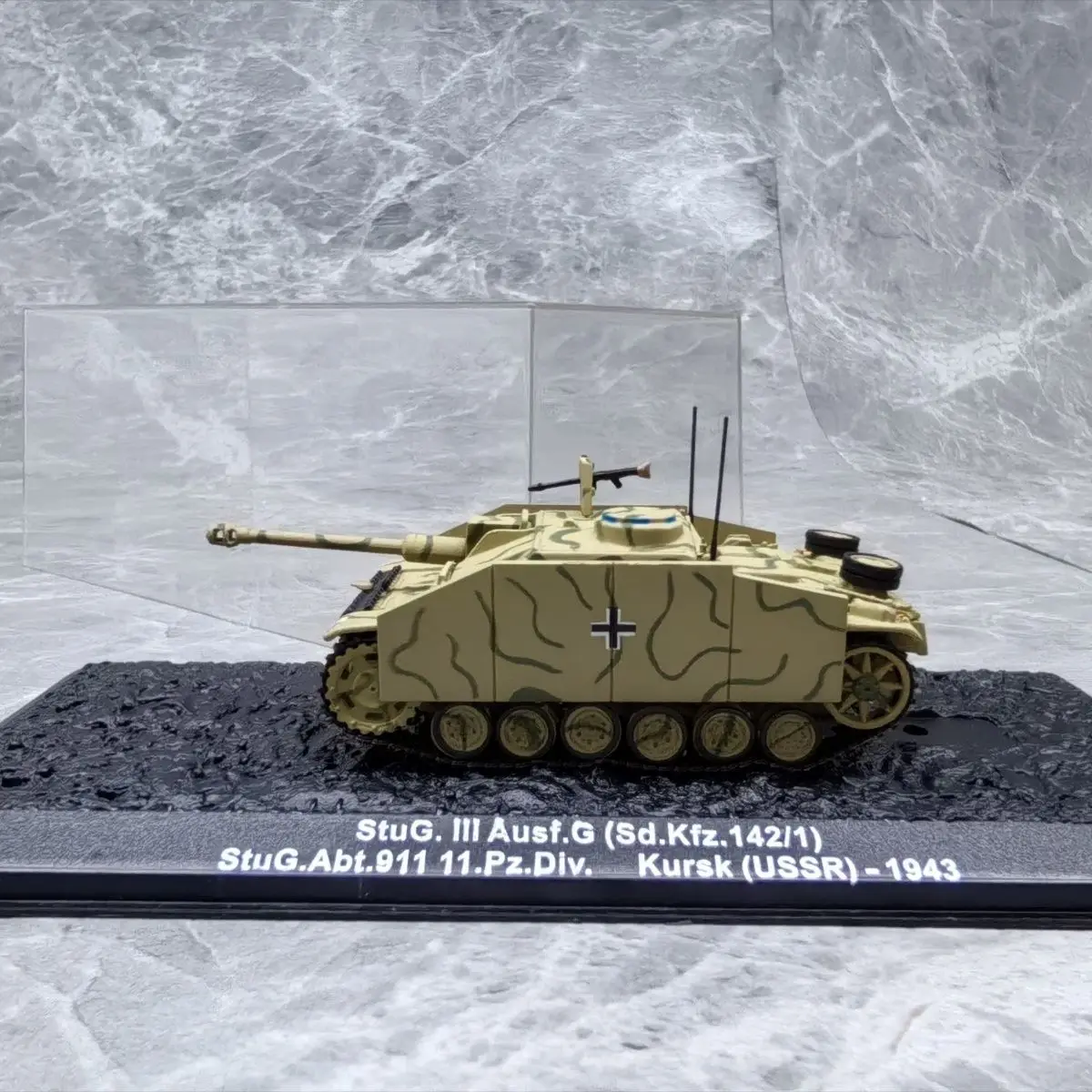 1/72 German Panzer III Tank with Skirt 1943 (alloy（main body）+Plastic Material) Model Ornament