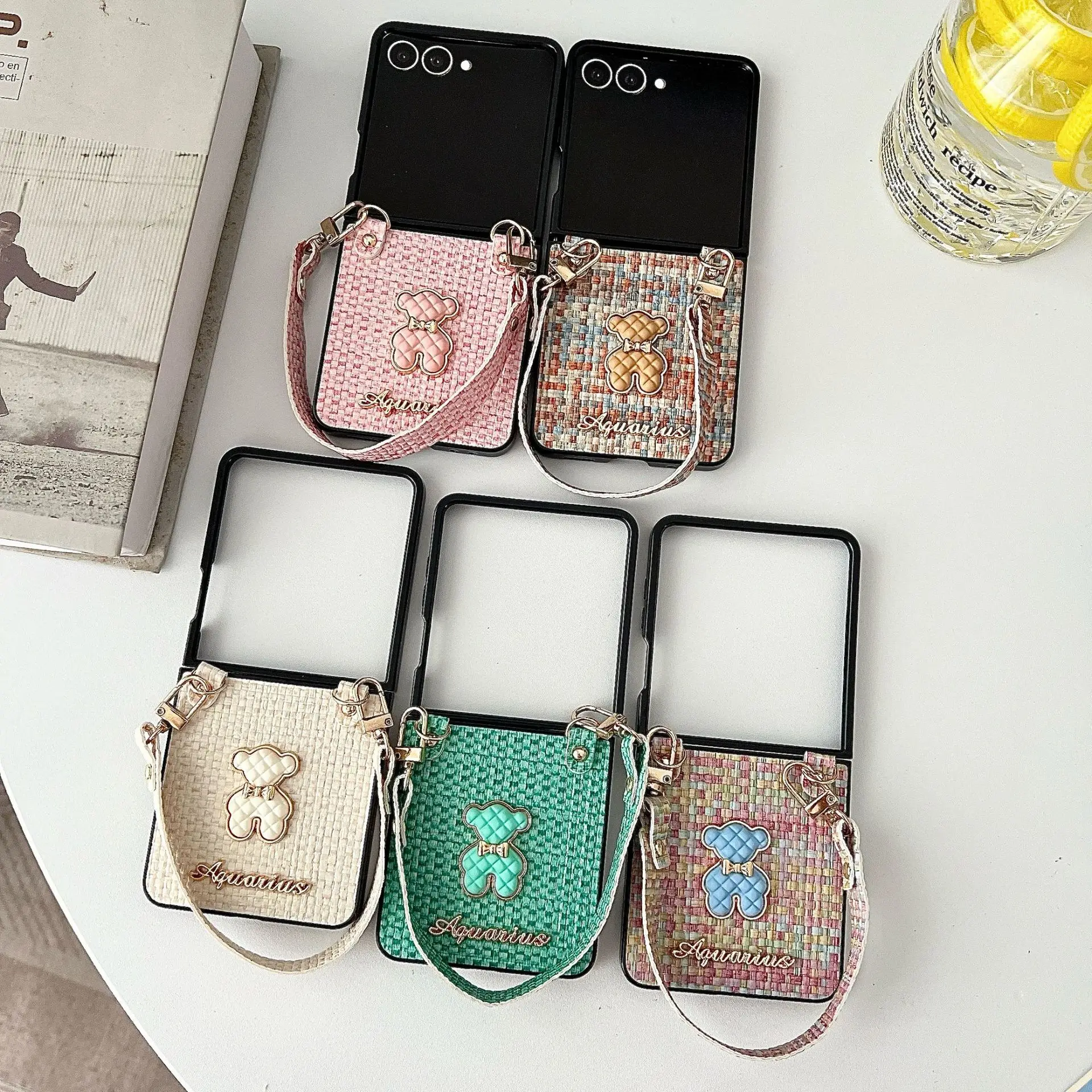 

Bear Woven Pattern Phone Case for Samsung Galaxy Z Flip 7 6 5 4 Protective Back Cover for ZFlip5 ZFlip6 ZFlip7 Case Shell