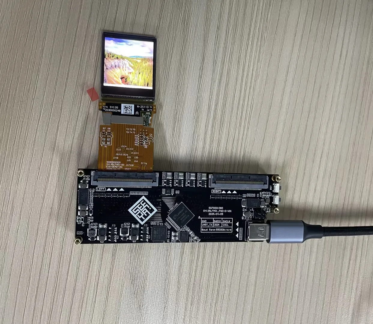 

TDO SY130LJM01 1.3 Inch 3552x3552 90hz 1600nits Flexible Square Micro OLED Panel For AR VR XR Display Applications