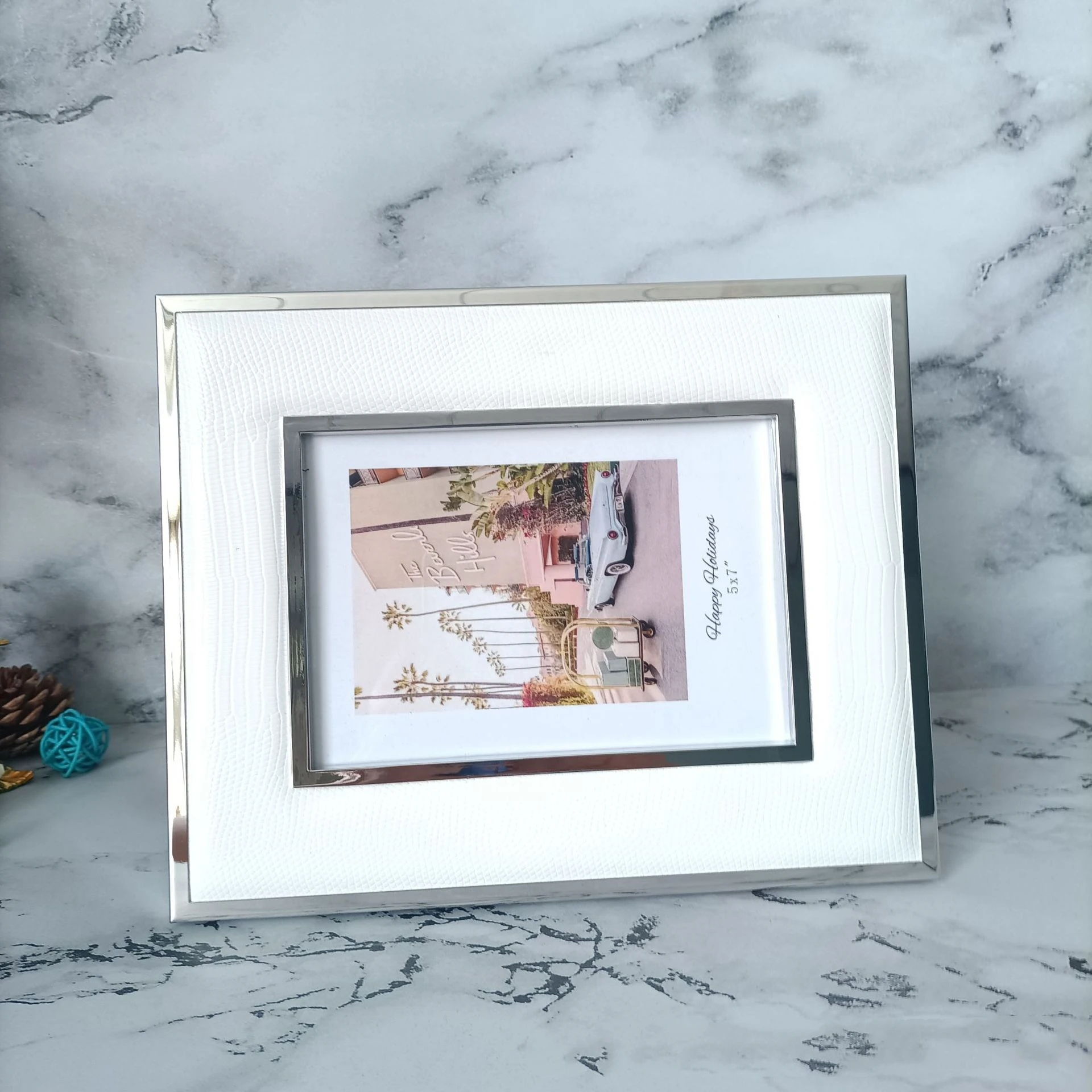 European Decorative Photo Frame, Black and White Leather Metal, Modern and Simple, 6/7 in