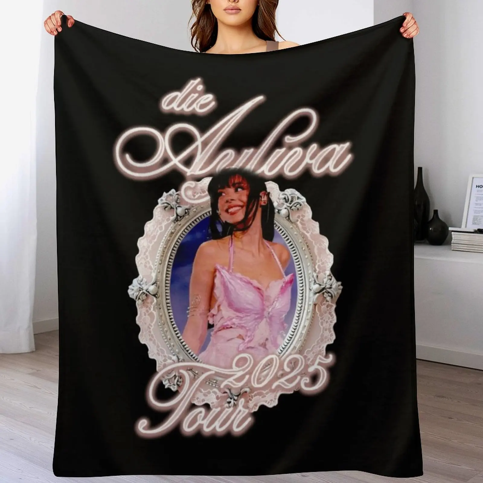 

Grunge Style - Die Ayliva Tour 2025 Throw Blanket Bed Fashionable Vintage Multi-Purpose Flannel Fabric Blankets