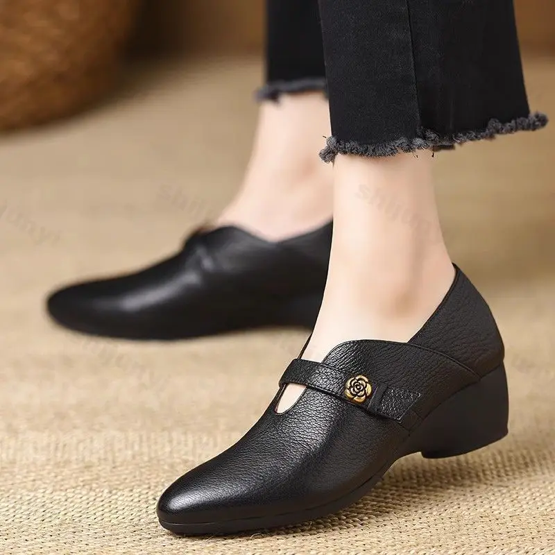 Thumbnail 4 - #30 Ranked Middle Heel Shoes Picks in 2026