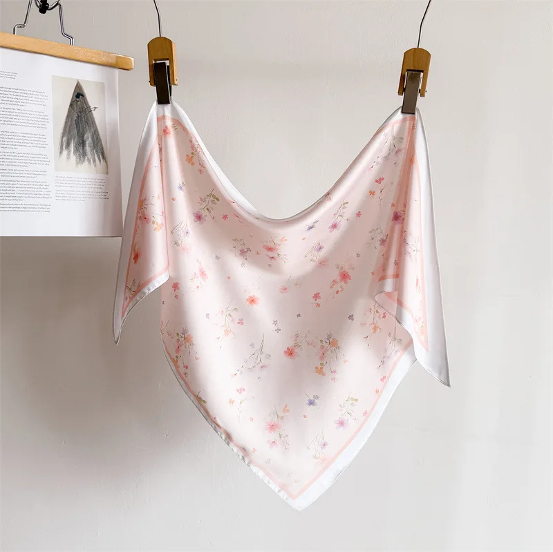 

New Vintage Floral Triangular Scarf Women Silk Feeling Satin Head Scarf Ladies Neck Kerchief Hair Bandana Shawl Wrap Hijab Trend