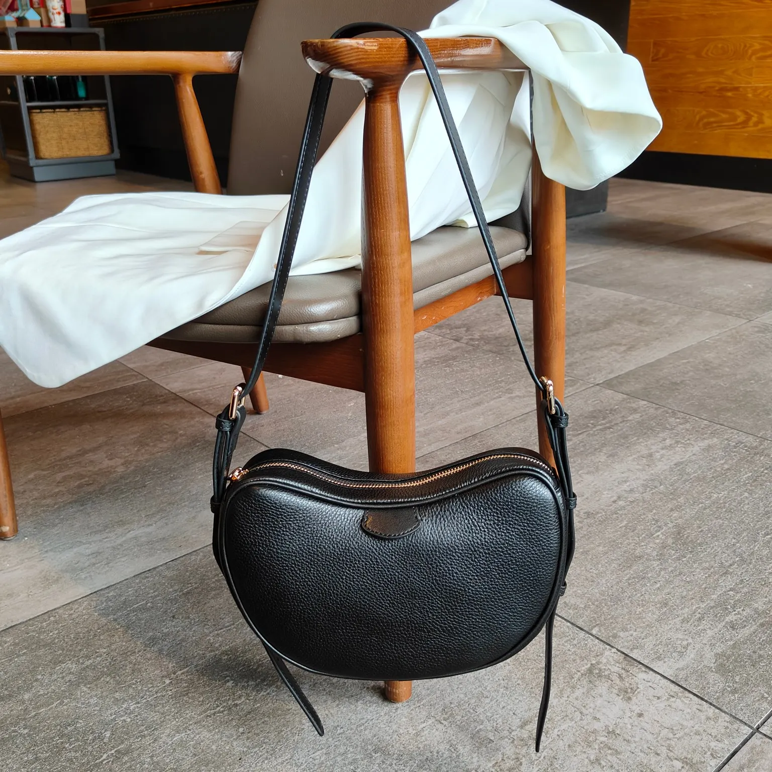 Women's Shoulder Bags Handbags Leather Bags Zipper Closure Large Capacity Underarm Shoulder Bags Fashion Stylev