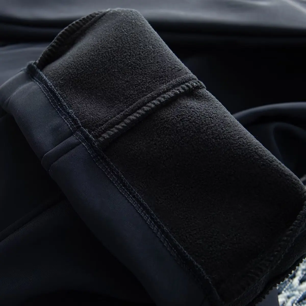 エレガントなプリント柄、厚手のレディーススキージャンプスーツ、長袖、スタンドカラー、ジッパー、ベルト付き、ロングロンパース、2026年、暖かい、ハイウエスト、女性用ロンパース