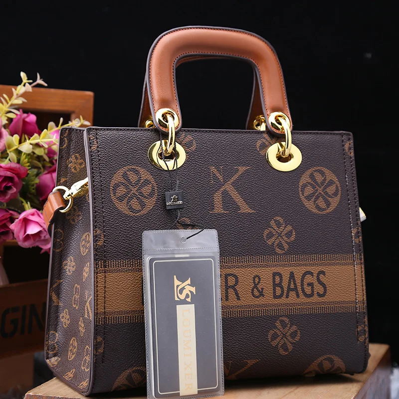 Minimalist Designer Diaper Bags For Women Simple Elegant Leather Crossbody Bag Vintage Trendy Luxury Commuter