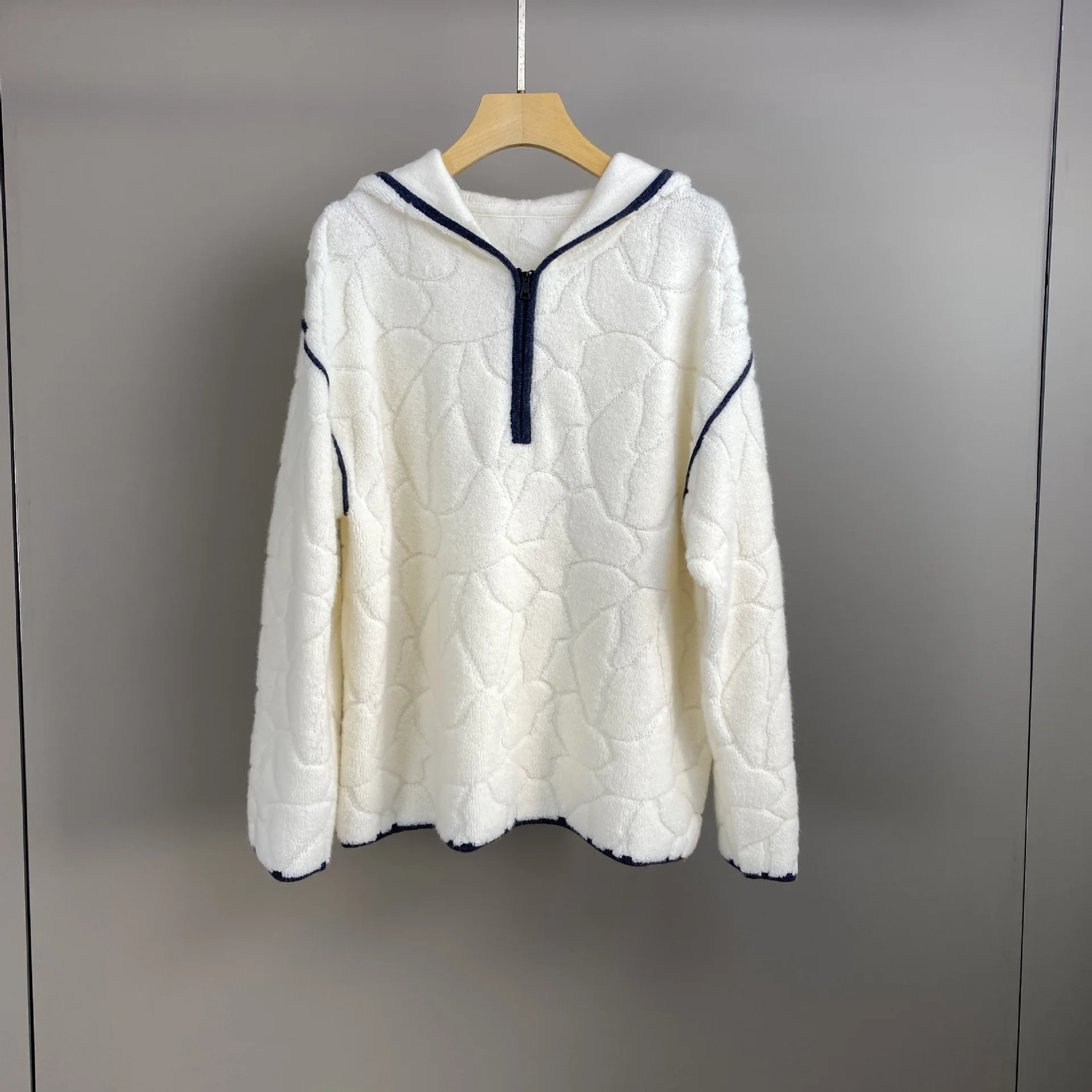 

Осень/зима 202, новый высококачественный вязаный свитер из шерсти и кашемира с капюшоном и цветными блоками — стильный, универсальный, повседневный и теплый