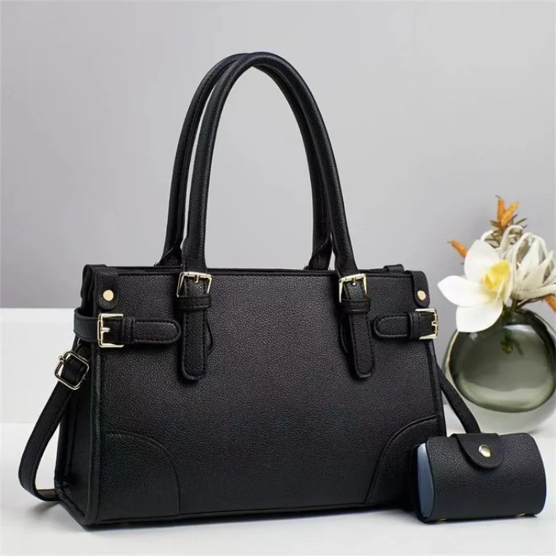 

Women Luxury Vintage Style Messenger Bag Made From Premium Leather With An Elegant Design